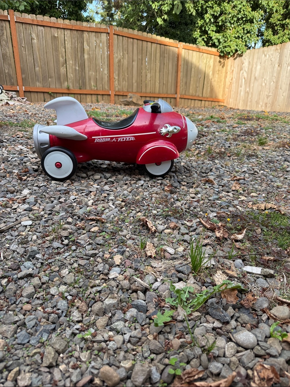 Radio Flyer Retro Rocket Ride On Kids Toy Car 8Lights and Sound not working*